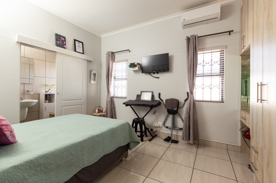 2 Bedroom Property for Sale in Laaiplek Western Cape